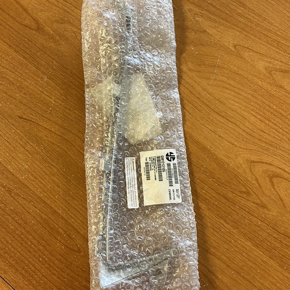 Chevy Camaro New Driver’s Side Upper Grille Molding - Picture 6 of 7